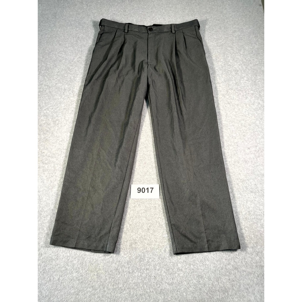 Haggar Dress Pants Mens 38x30 Gray Pleated Front Straight Leg Formal Business